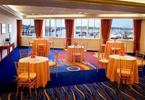 фото отеля Newport Marriott
