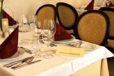 фото отеля Kristaly Hotel and Restaurant