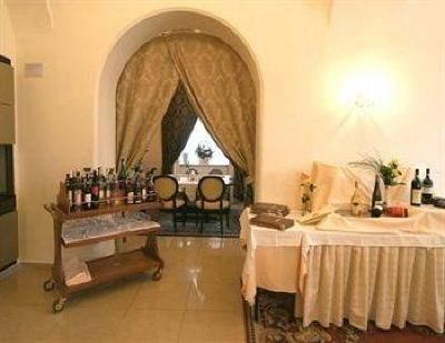 фото отеля Kristaly Hotel and Restaurant