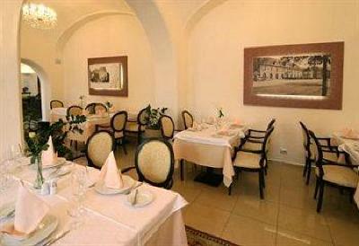 фото отеля Kristaly Hotel and Restaurant
