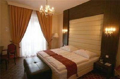 фото отеля Kristaly Hotel and Restaurant