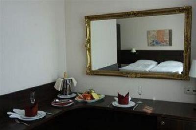 фото отеля Kristaly Hotel and Restaurant