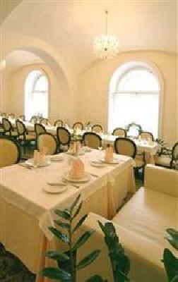 фото отеля Kristaly Hotel and Restaurant