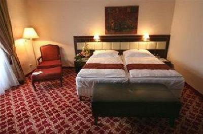 фото отеля Kristaly Hotel and Restaurant