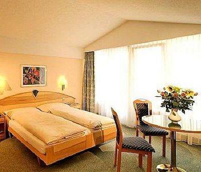 фото отеля Golfhotel Saaserhof