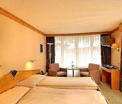 фото отеля Golfhotel Saaserhof