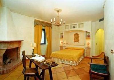 фото отеля Castello Orsini Hotel Nerola