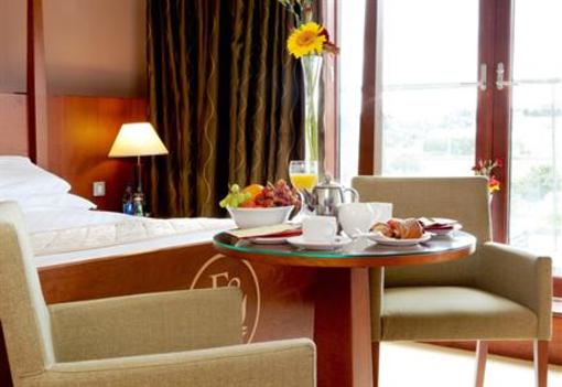 фото отеля Four Seasons Hotel Carlingford