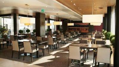 фото отеля Holiday Inn Express Zurich Airport