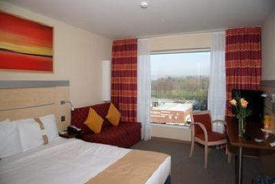 фото отеля Holiday Inn Express Zurich Airport