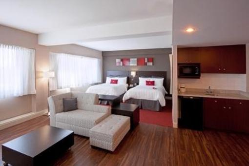 фото отеля Crowne Plaza Hotel Montreal Airport