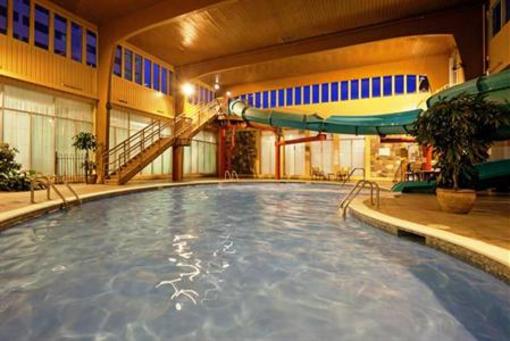 фото отеля Crowne Plaza Hotel Montreal Airport