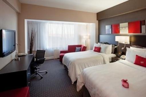 фото отеля Crowne Plaza Hotel Montreal Airport