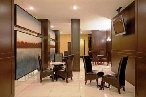 фото отеля Crowne Plaza Hotel Montreal Airport