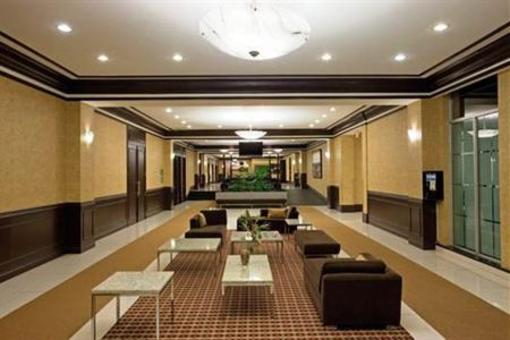 фото отеля Crowne Plaza Hotel Montreal Airport