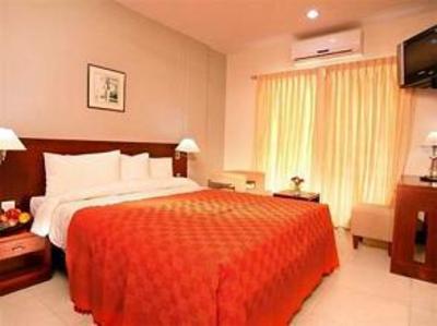 фото отеля Nyle Plaza Hotel Kochi