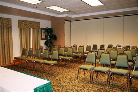 фото отеля Hampton Inn Tampa-Veterans Expressway/Waters Avenue