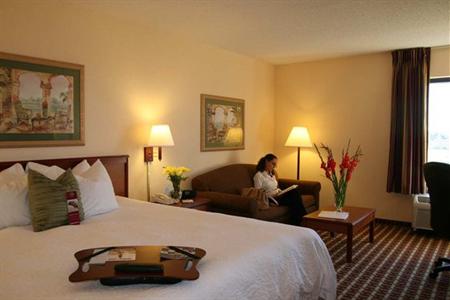 фото отеля Hampton Inn Tampa-Veterans Expressway/Waters Avenue