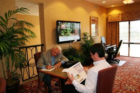 фото отеля Hampton Inn Tampa-Veterans Expressway/Waters Avenue