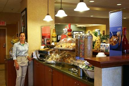 фото отеля Hampton Inn Tampa-Veterans Expressway/Waters Avenue