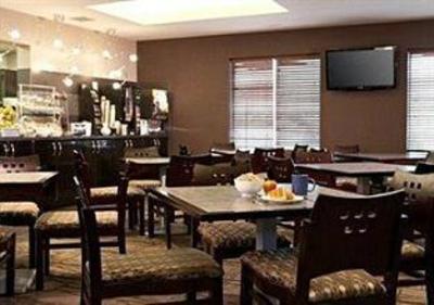 фото отеля Comfort Suites Kelowna