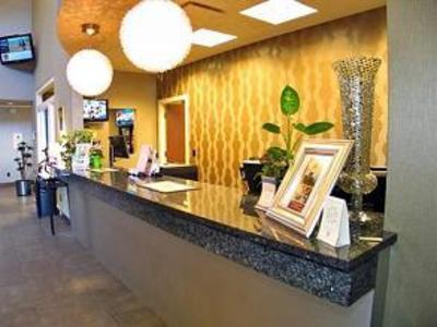 фото отеля Comfort Suites Kelowna