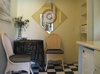 фото отеля A Downtown Victoria Bed and Breakfast