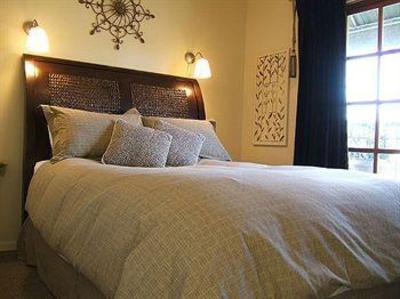 фото отеля A Downtown Victoria Bed and Breakfast