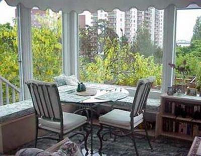 фото отеля A Downtown Victoria Bed and Breakfast