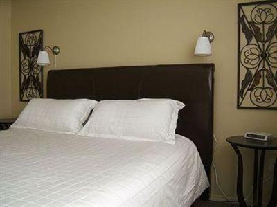 фото отеля A Downtown Victoria Bed and Breakfast