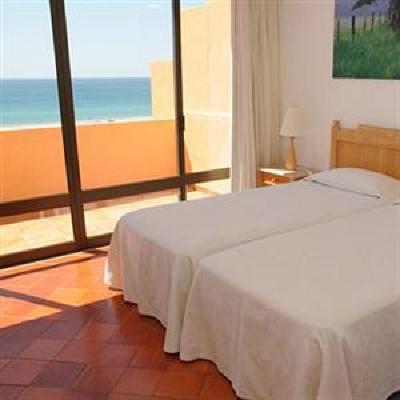 фото отеля Dom Pedro Meia Praia Beach Club