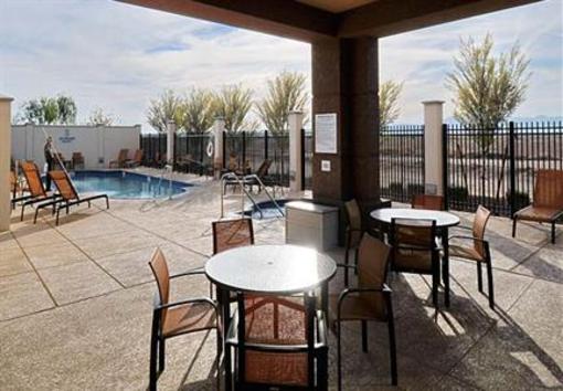фото отеля Courtyard Phoenix Chandler Fashion Center