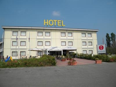 фото отеля My One Hotel Ayri Medesano