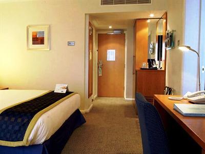 фото отеля Holiday Inn Heathrow M4 J4 London