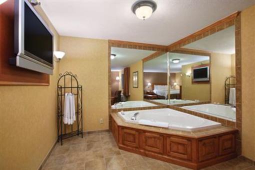 фото отеля BEST WESTERN PLUS North Canton Inn & Suites