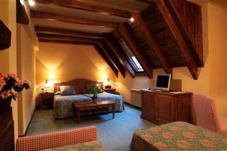 фото отеля Husa Chalet Bassibe Hotel Naut Aran