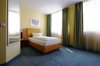 фото отеля InterCityHotel Duesseldorf