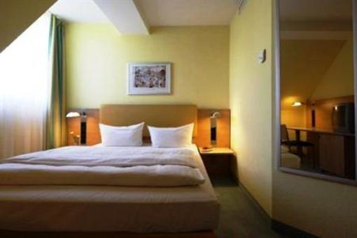 фото отеля InterCityHotel Duesseldorf