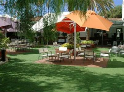 фото отеля El Castell Hotel Sant Boi de Llobregat
