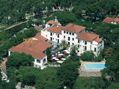 фото отеля El Castell Hotel Sant Boi de Llobregat