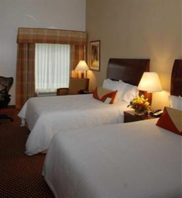 фото отеля Hilton Garden Inn Riverhead