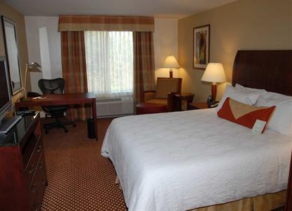 фото отеля Hilton Garden Inn Riverhead
