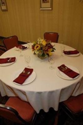 фото отеля Hilton Garden Inn Riverhead