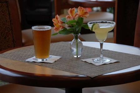 фото отеля Hilton Garden Inn Riverhead