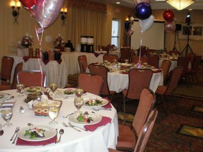 фото отеля Hilton Garden Inn Riverhead