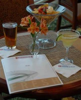 фото отеля Hilton Garden Inn Riverhead