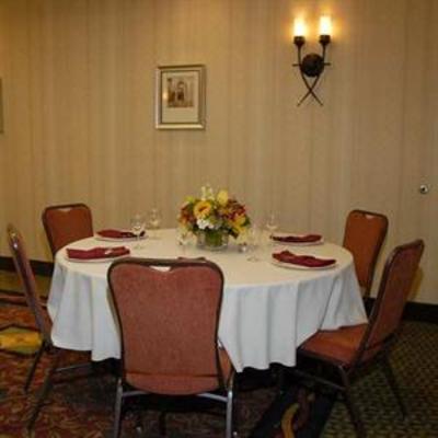 фото отеля Hilton Garden Inn Riverhead