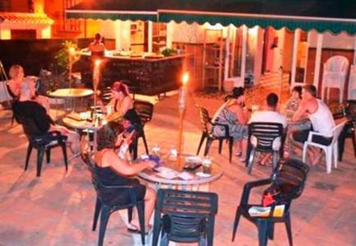 фото отеля The Melting Pot Backpackers Hostel Malaga