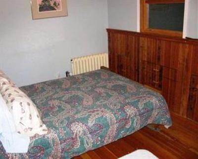 фото отеля Sasquatch Crossing Eco Lodge B&B