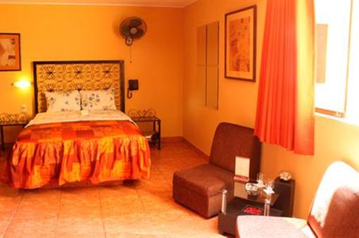фото отеля Hostal Milano